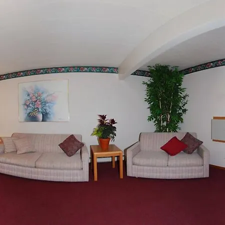 Econo Lodge-2
