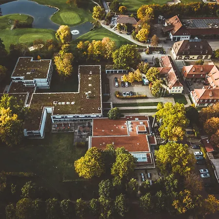 Schlosshotel Monrepos-3