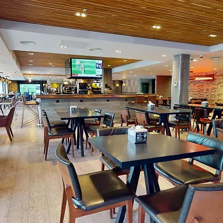Village Hotel Cardiff-2