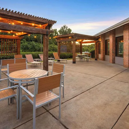 Baymont By Wyndham Lagrange-3