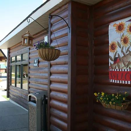Yellowstone Lodge-3