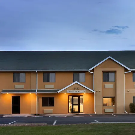 Travelodge By Wyndham Marysville-2