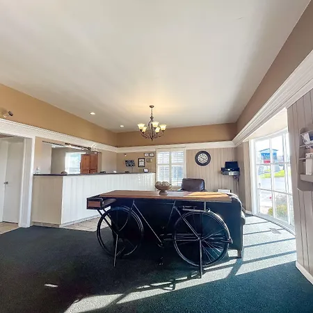 Alpine Inn & Suites Rockford-3