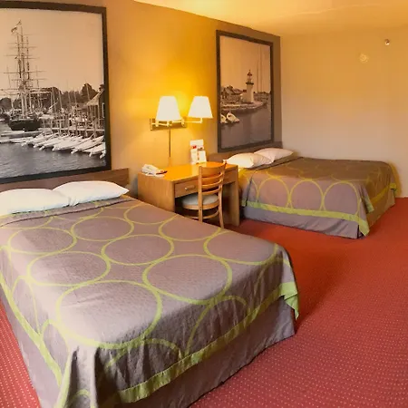 Super 8 By Wyndham Groton-3