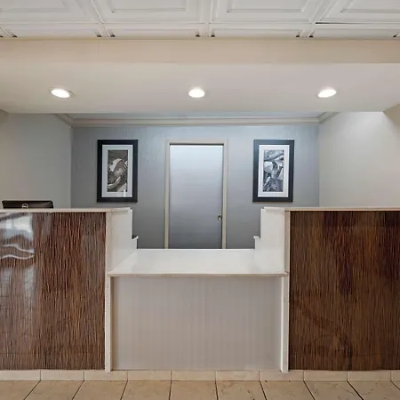 Best Western Edinburgh/Columbus-3