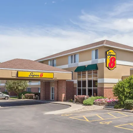 Super 8 By Wyndham Madison South-3