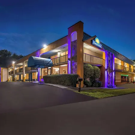 Days Inn By Wyndham Clayton-3