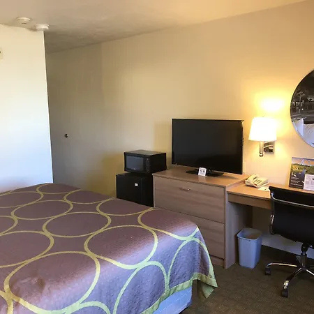 Super 8 By Wyndham Bend-2