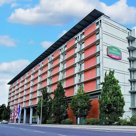 Courtyard By Marriott Linz-2