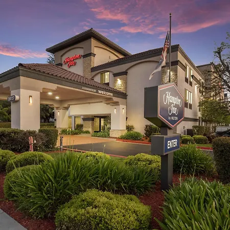 Hampton Inn Oakland-Hayward-2