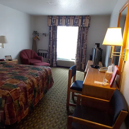 Norwood Inn And Suites - Minneapolis-St Paul Roseville-2