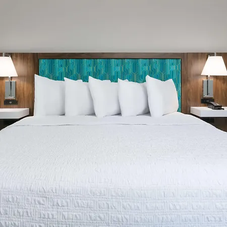 Hampton Inn Santa Cruz-3