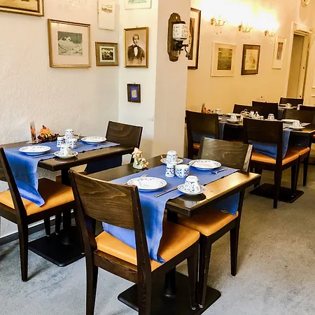 Hotel Am Hohenzollernplatz-2