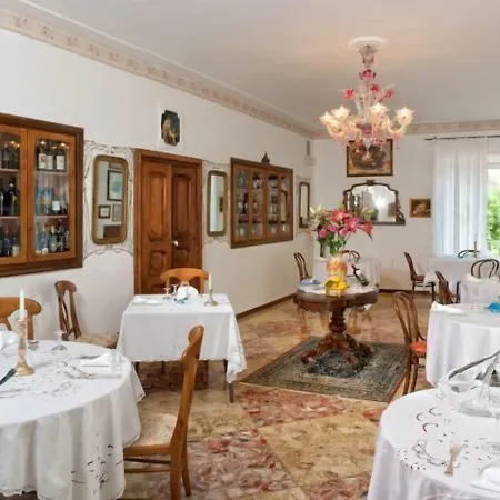 Romantic Hotel & Restaurant Villa Cheta Elite-2