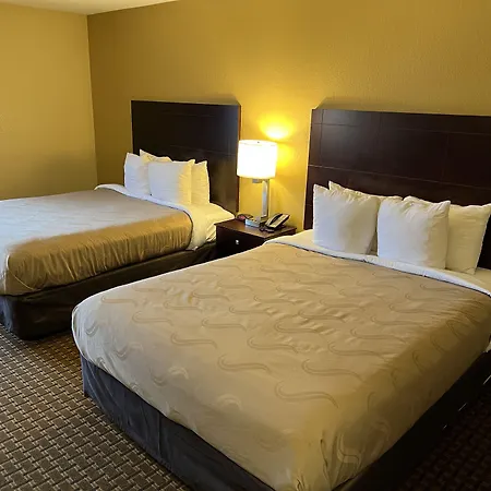 Quality Inn Des Moines North-2