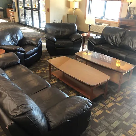 Cobblestone Hotel & Suites - Wisconsin Rapids-2