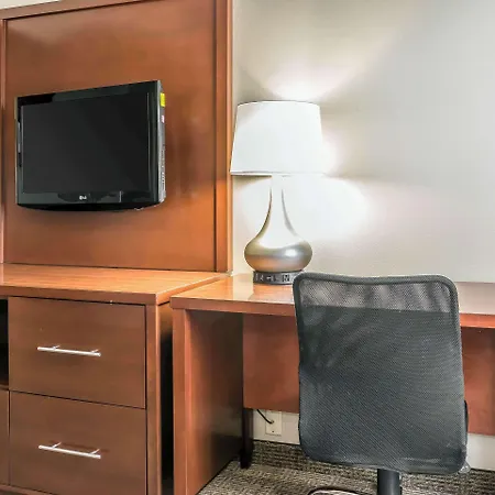 Comfort Suites Springfield I-70-2