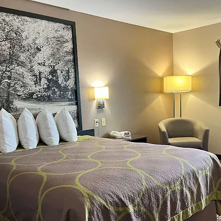 Super 8 By Wyndham Indianapolis Emerson-2