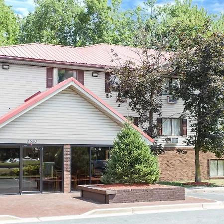 Super 8 By Wyndham Waldorf-2