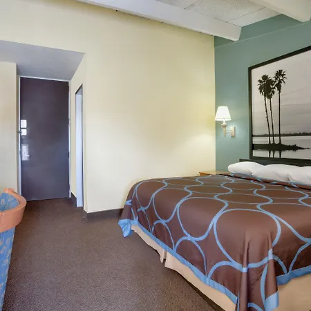 Super 8 By Wyndham St. Augustine-2