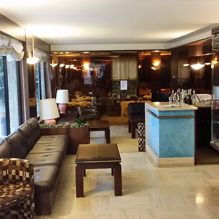 Club Hotel-2