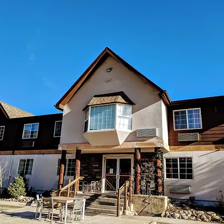 3 Peaks Lodge-2