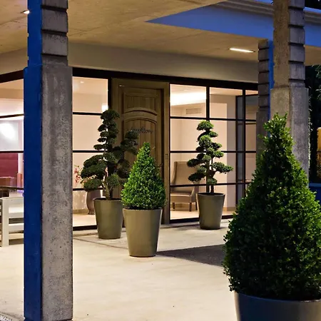 Best Western Plus Le Lavarin-2