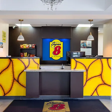Super 8 By Wyndham Salisbury-3