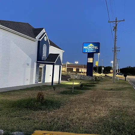 Microtel Inn & Suites By Wyndham Ardmore-2