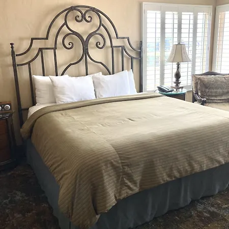 Blue Dolphin Inn-2