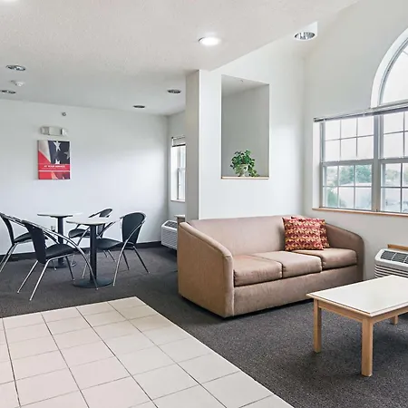 Motel 6-Sycamore, Il-2