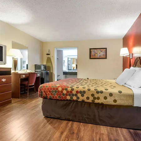 Econo Lodge Cortland Downtown-3