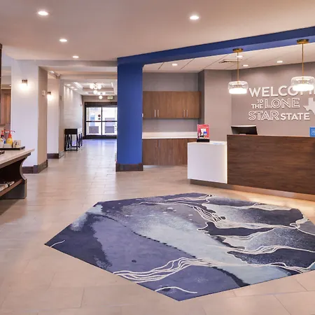 Hampton Inn & Suites Legacy Park-Frisco-3