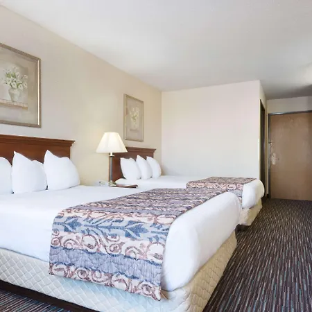 Baymont By Wyndham Columbus/Rickenbacker-2