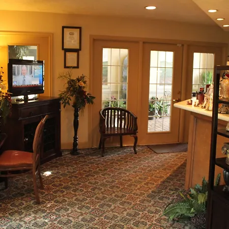 Vineyard Court Designer Suites Hotel-2