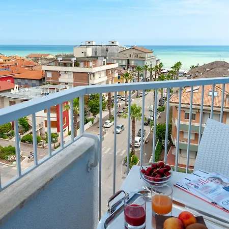 Hotel Mondial-2