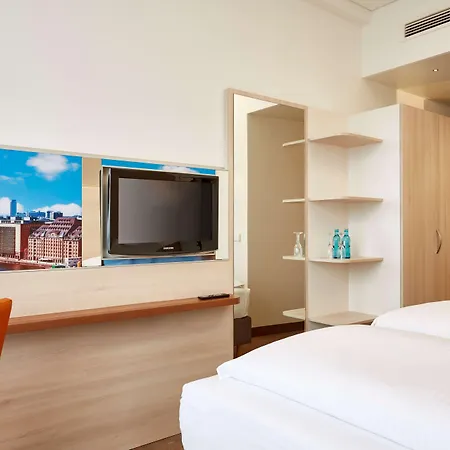 H+ Hotel Berlin Mitte-3