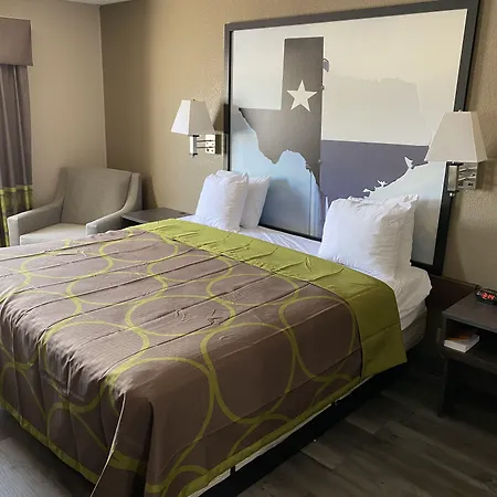 Super 8 By Wyndham Gainesville Tx-3