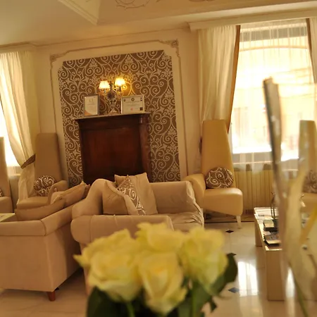 Hotel Jolanda-3