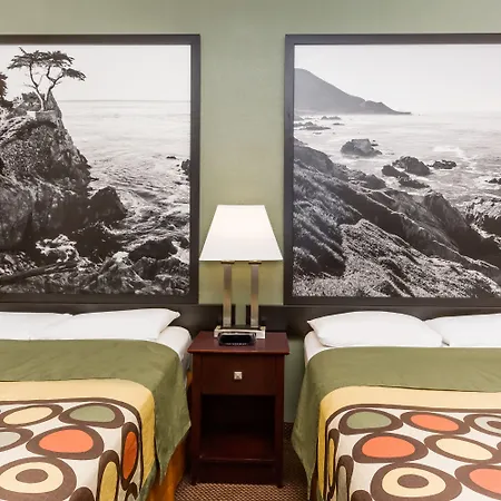 Super 8 By Wyndham Monterey-2