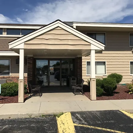 Americinn By Wyndham West Bend-3