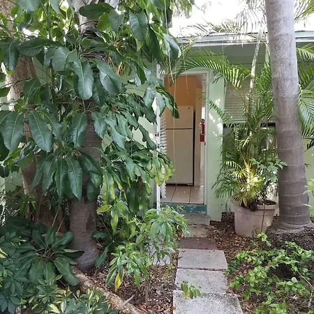 Alexander Palms Court - No Hidden Resort Fees!-2