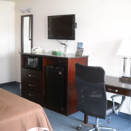Travelodge By Wyndham Parkersburg-3