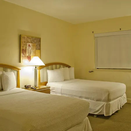 Dorchester Hotel&Suites-3