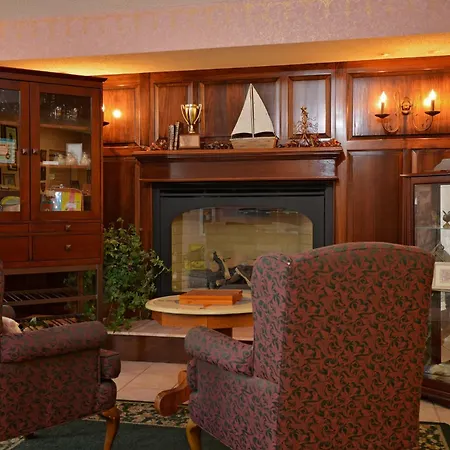 Ourguest Inn & Suites Downtown Port Clinton-2
