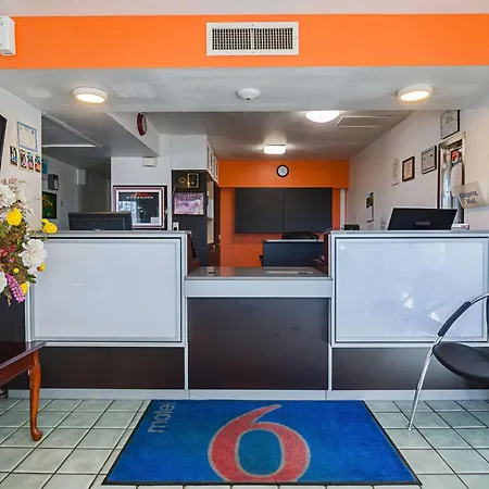 Motel 6-Mitchell, Sd-3