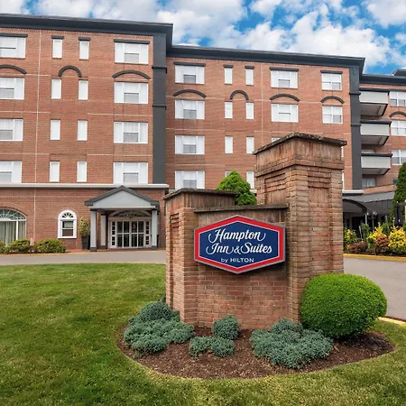 Hampton Inn & Suites Stamford-3