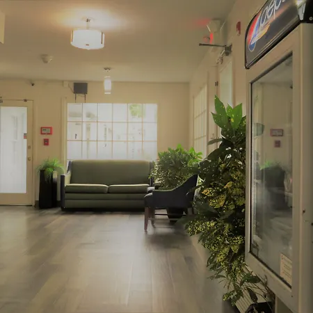 Travelodge By Wyndham Walterboro-3