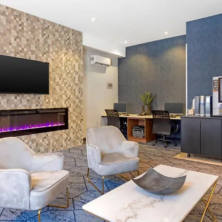 Quality Inn Centre-Ville-2