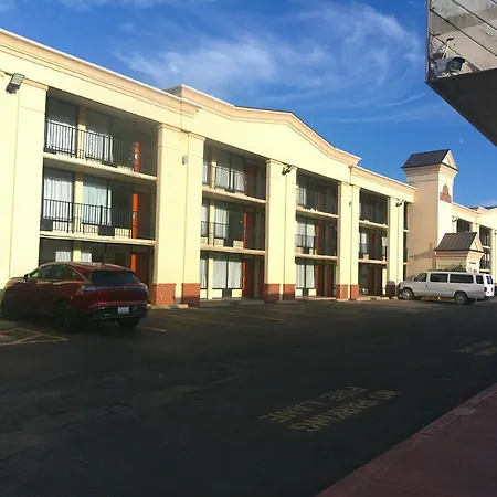 Red Roof Inn Hampton Coliseum-2